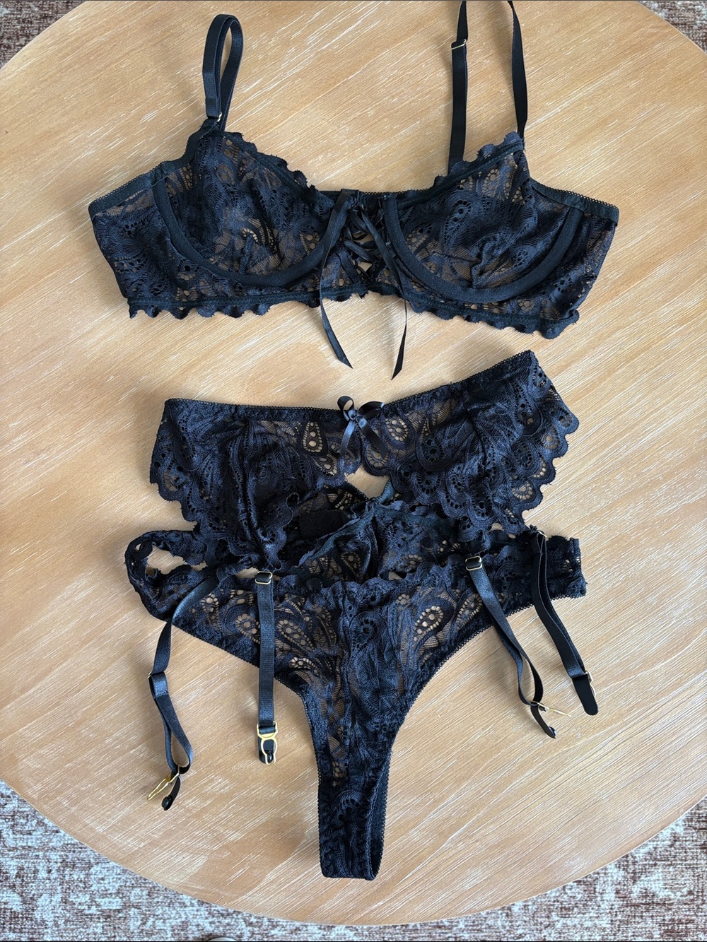 Black Lace 3-Piece Lingerie Set - Women's Intimates